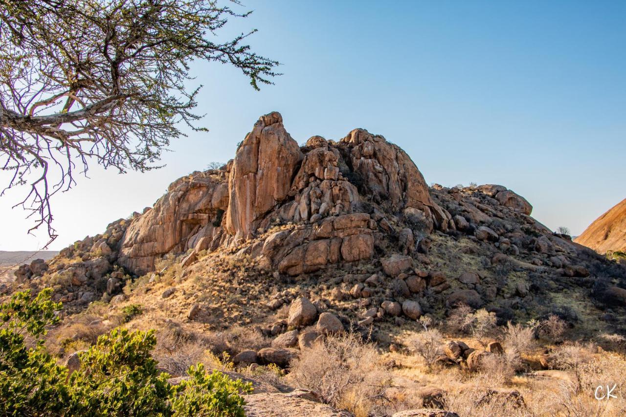 אומרורו Ondudu Safari Lodge מראה חיצוני תמונה