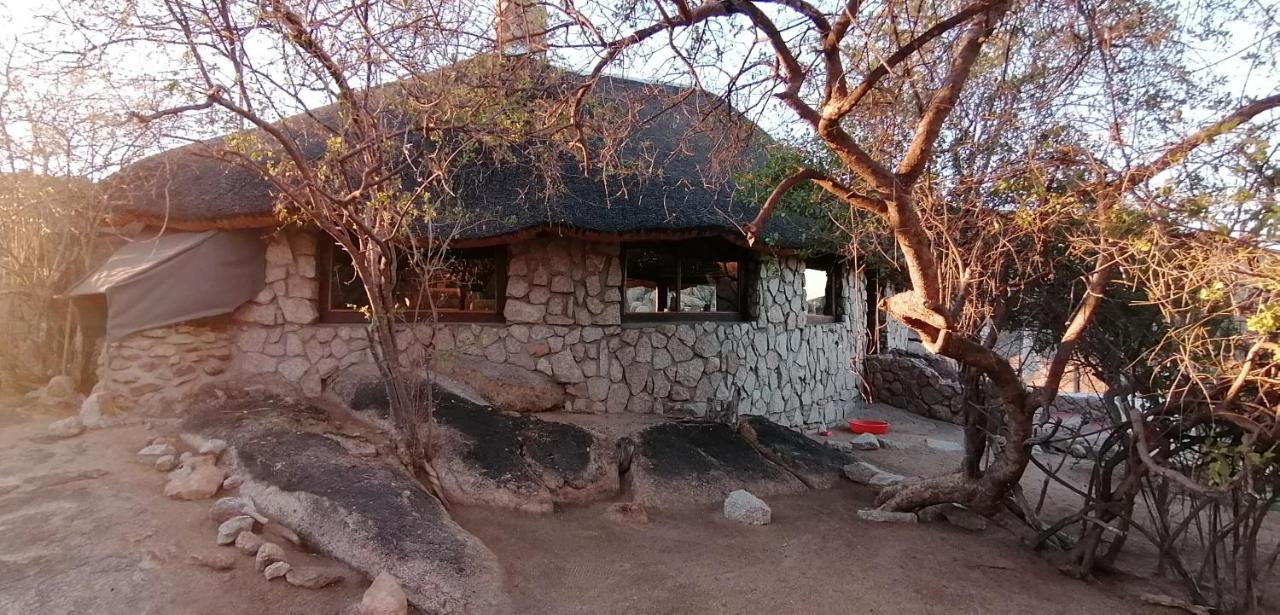 אומרורו Ondudu Safari Lodge מראה חיצוני תמונה