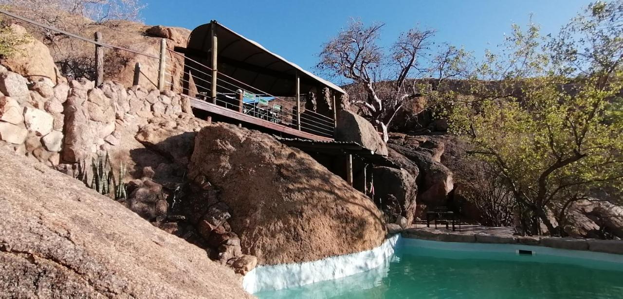 אומרורו Ondudu Safari Lodge מראה חיצוני תמונה