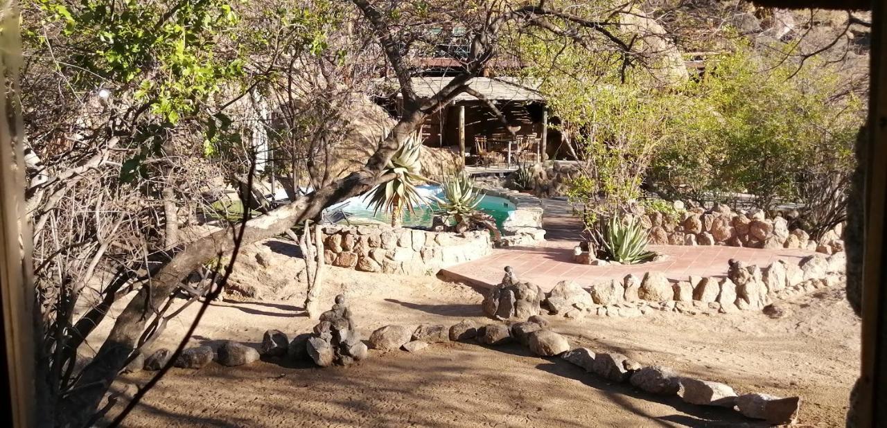 אומרורו Ondudu Safari Lodge מראה חיצוני תמונה